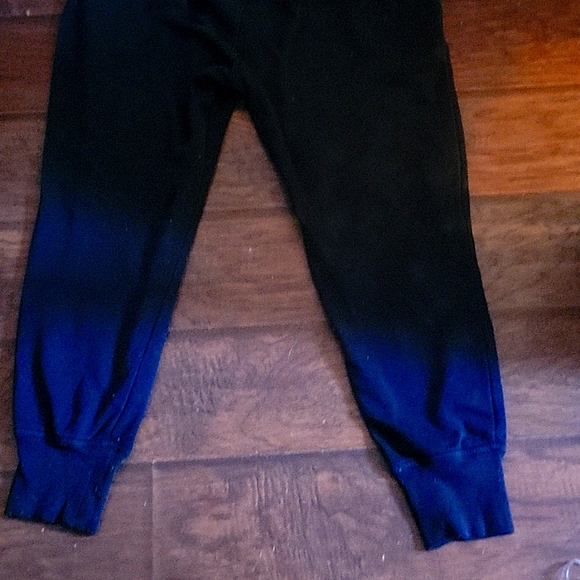 Under Armour loose coupe Womens black with white logo - Picture 6 of 7